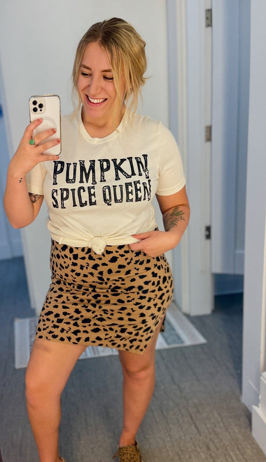 Pumpkin Spice Queen | Women's Graphic Tee